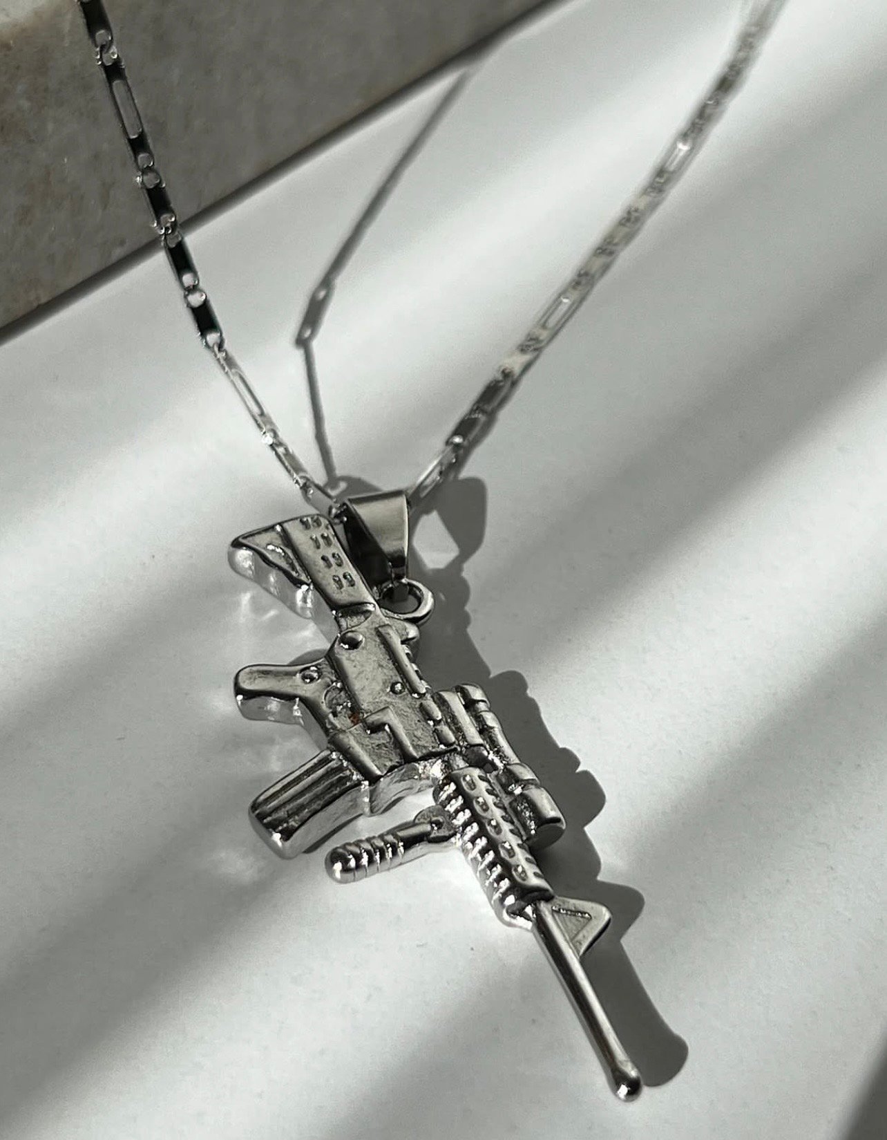Ogrlica Gun